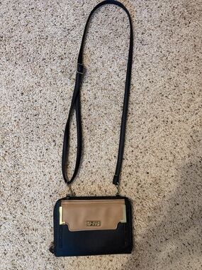 Jessica Simpson Black and Tan Crossbody Purse